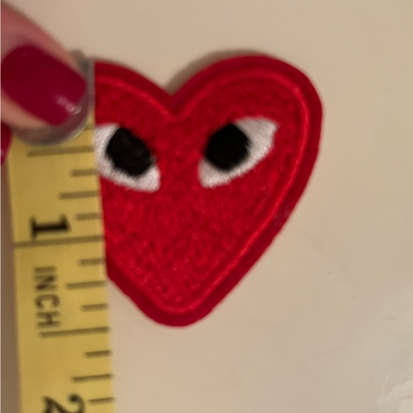 Red heart with eyes iron on - Picture 3 of 3